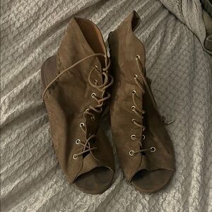 Worn Lace-Up Women's Heels